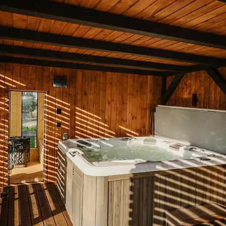 Na Kaszubach Z Jacuzzi I Sauna, Jezioro, Las, Kaszuby, Widokownia Bukowinki ヴィラ フミエルノ